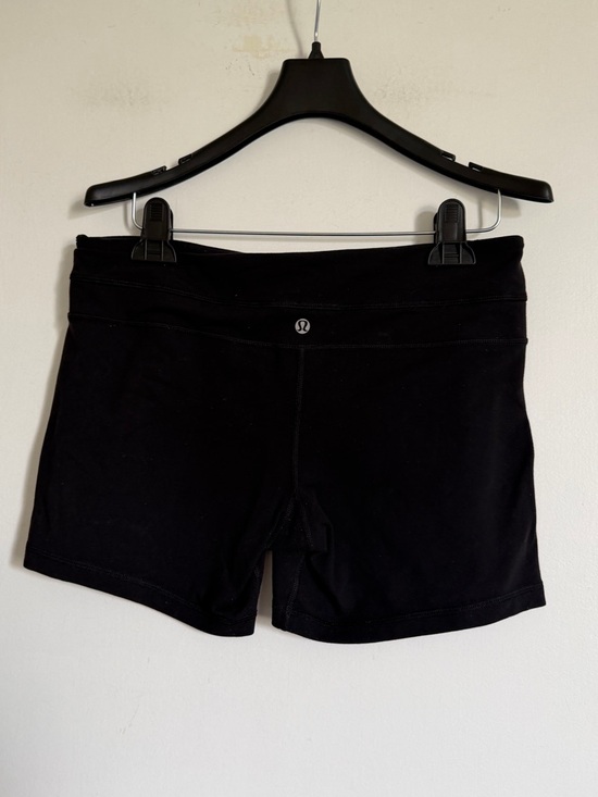 lululemon athletica Pants - Lululemon Athletica Black Groove Athletic Compression Shorts size 10